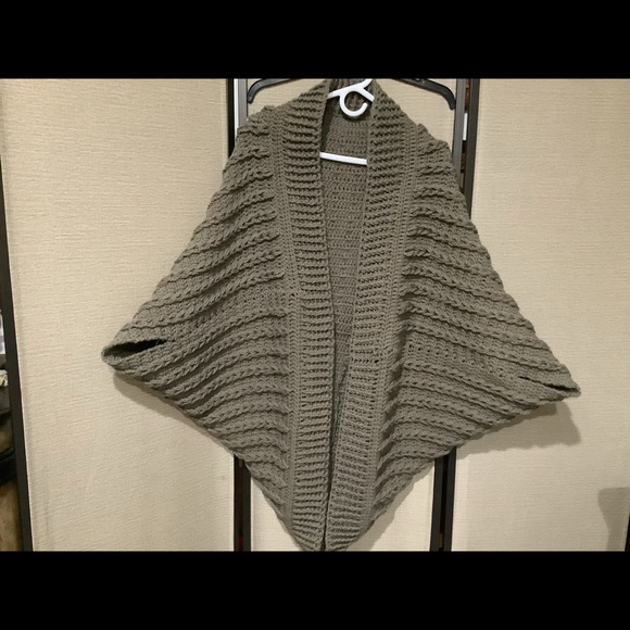 Crocheted cocoon sweater.                     100% acrylic, 100% handmade - Picture 12 of 16